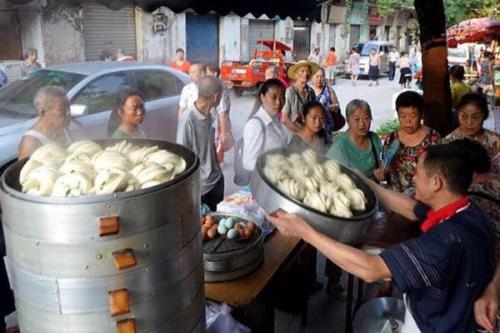 农村集市适合卖什么，果蔬、面食、小吃等种类都是不错的选择