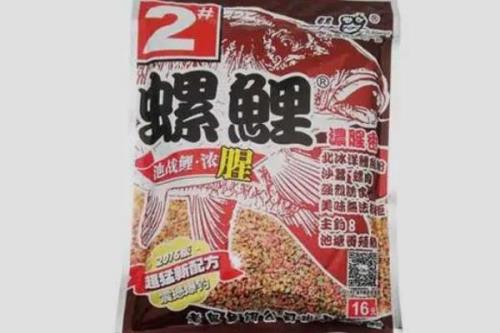 野钓鲤鱼有哪些饵料比较好用，蚯蚓、玉米、红薯均为不错的选择